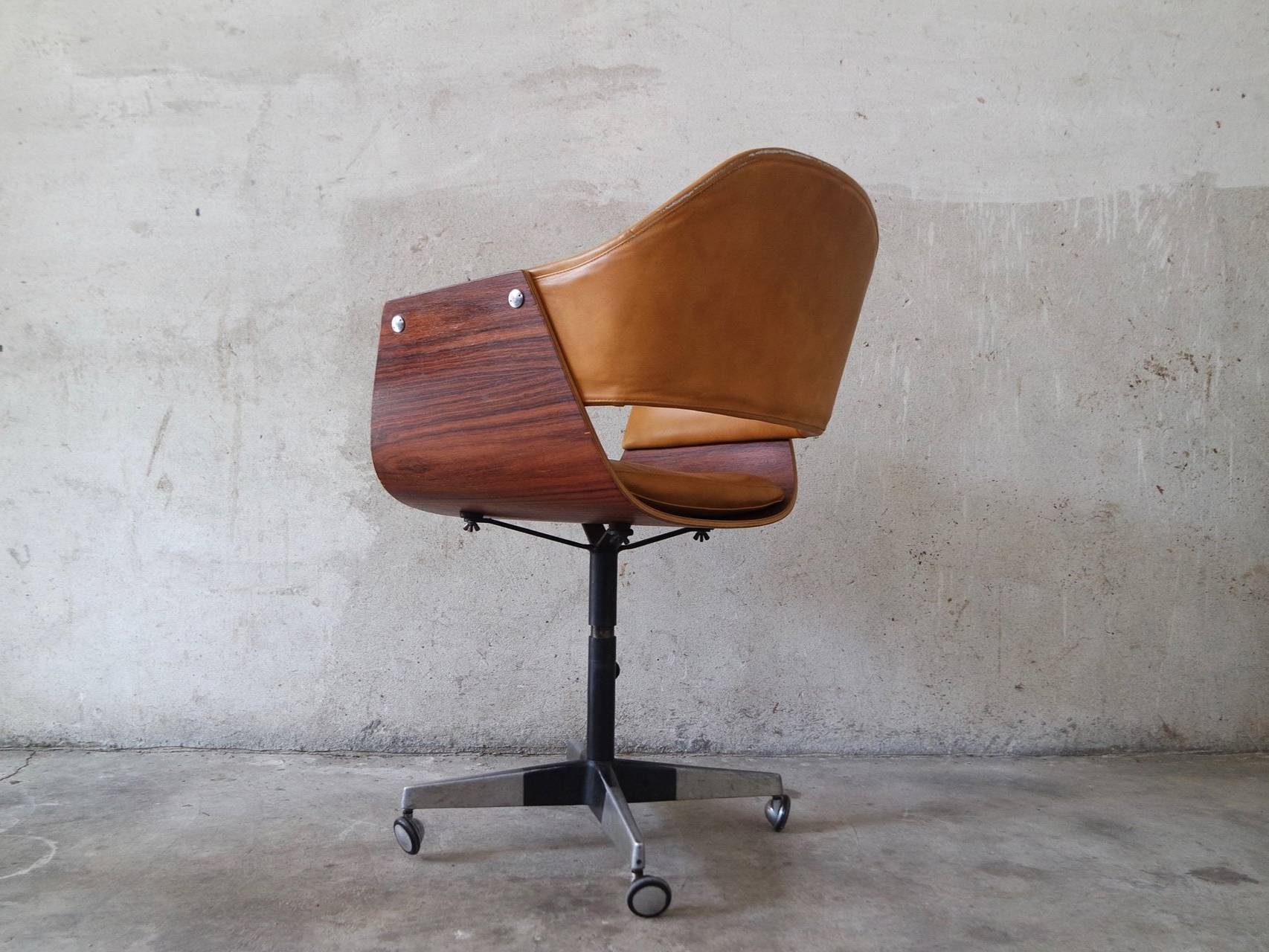 Poltronova Curved Plywood 1950