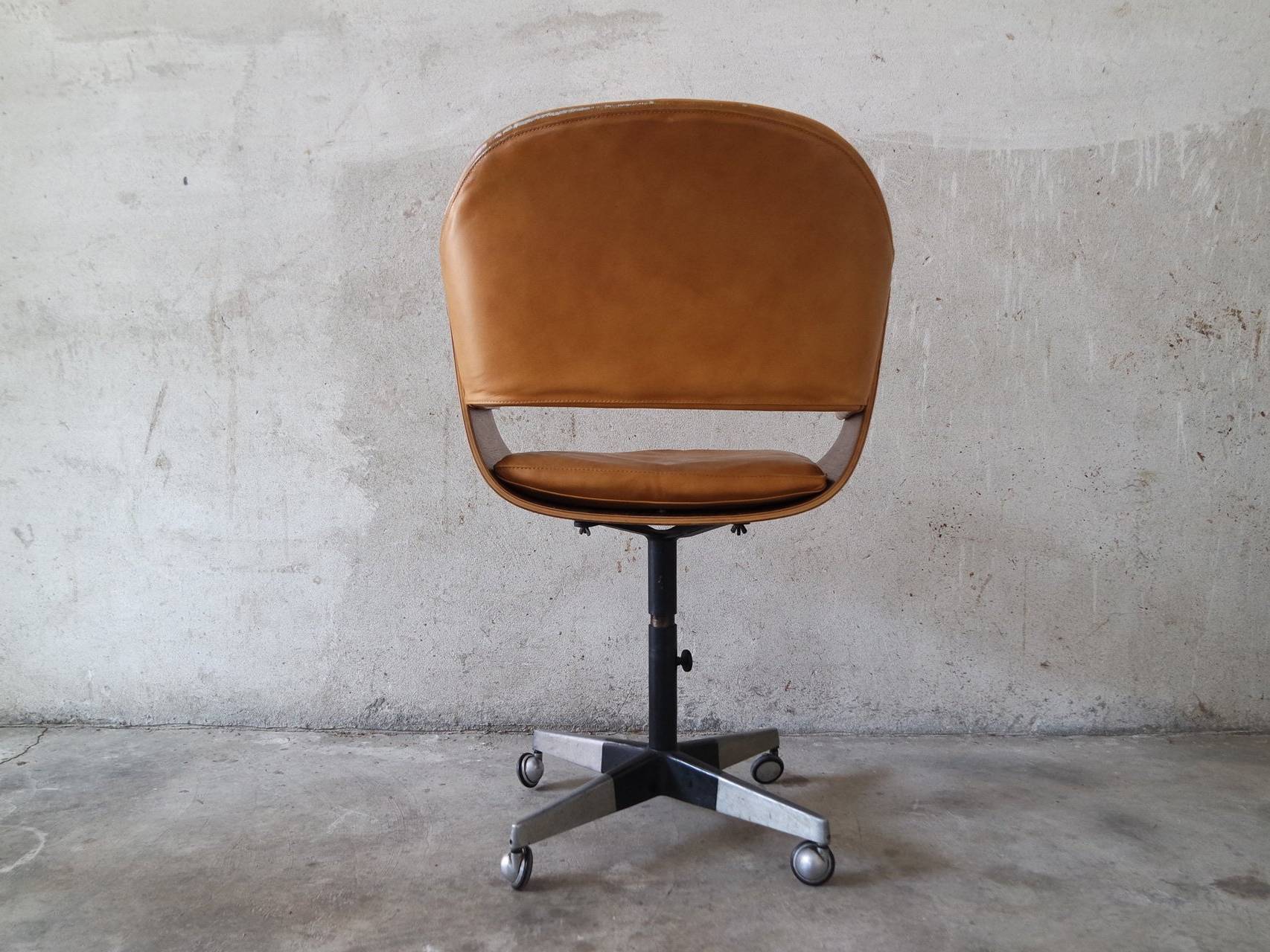 Poltronova Curved Plywood 1950