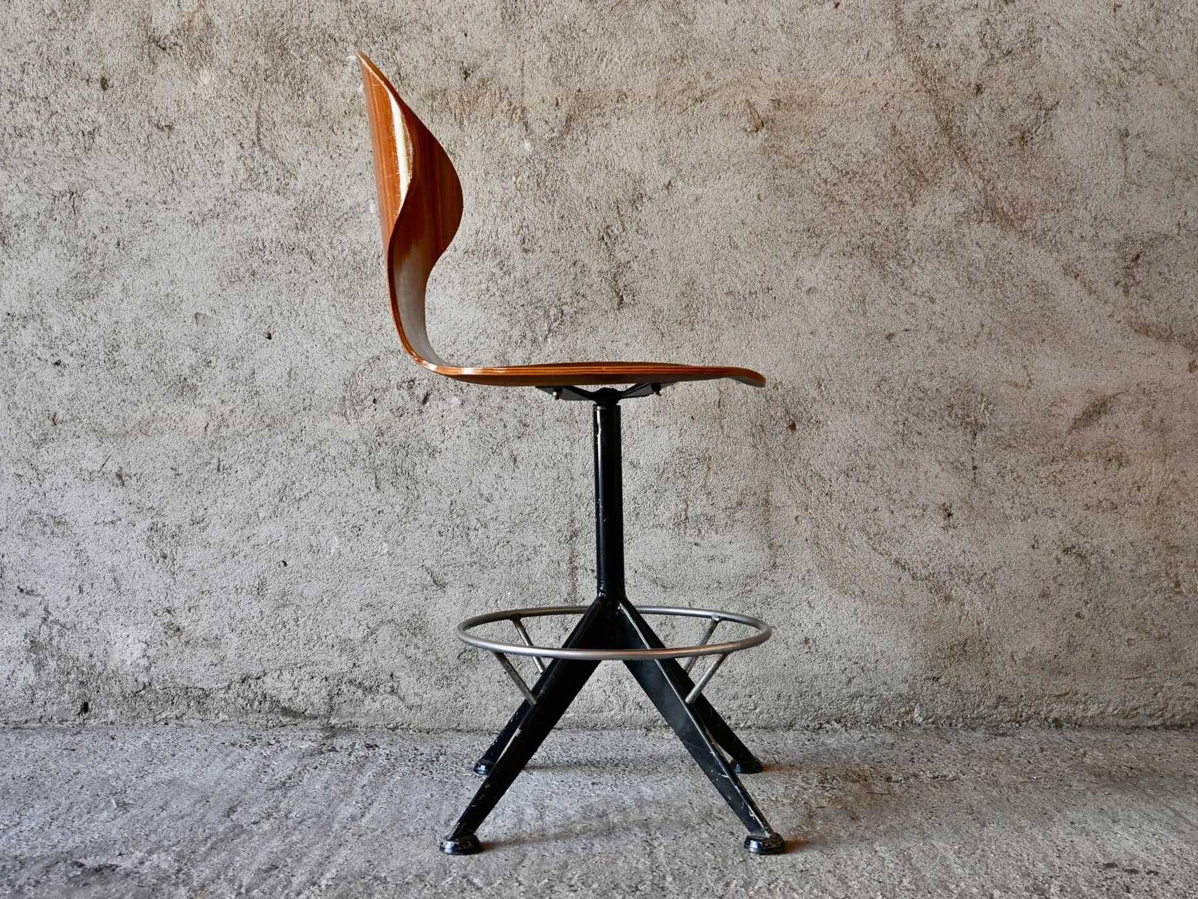 Curved Wood Industry by Carlo Ratti T. Lulli/G 1950