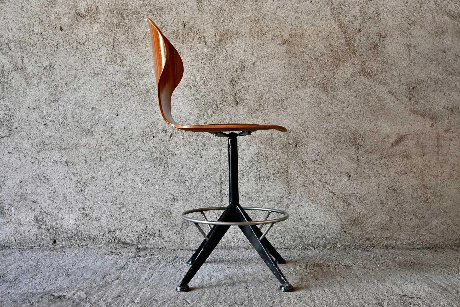 Curved Wood Industry by Carlo Ratti T. Lulli/G 1950