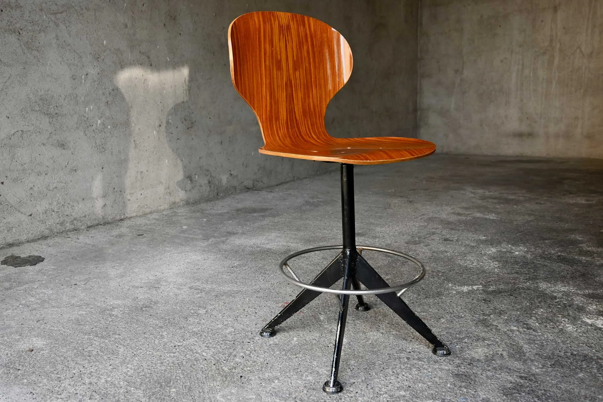 Curved Wood Industry by Carlo Ratti T. Lulli/G 1950