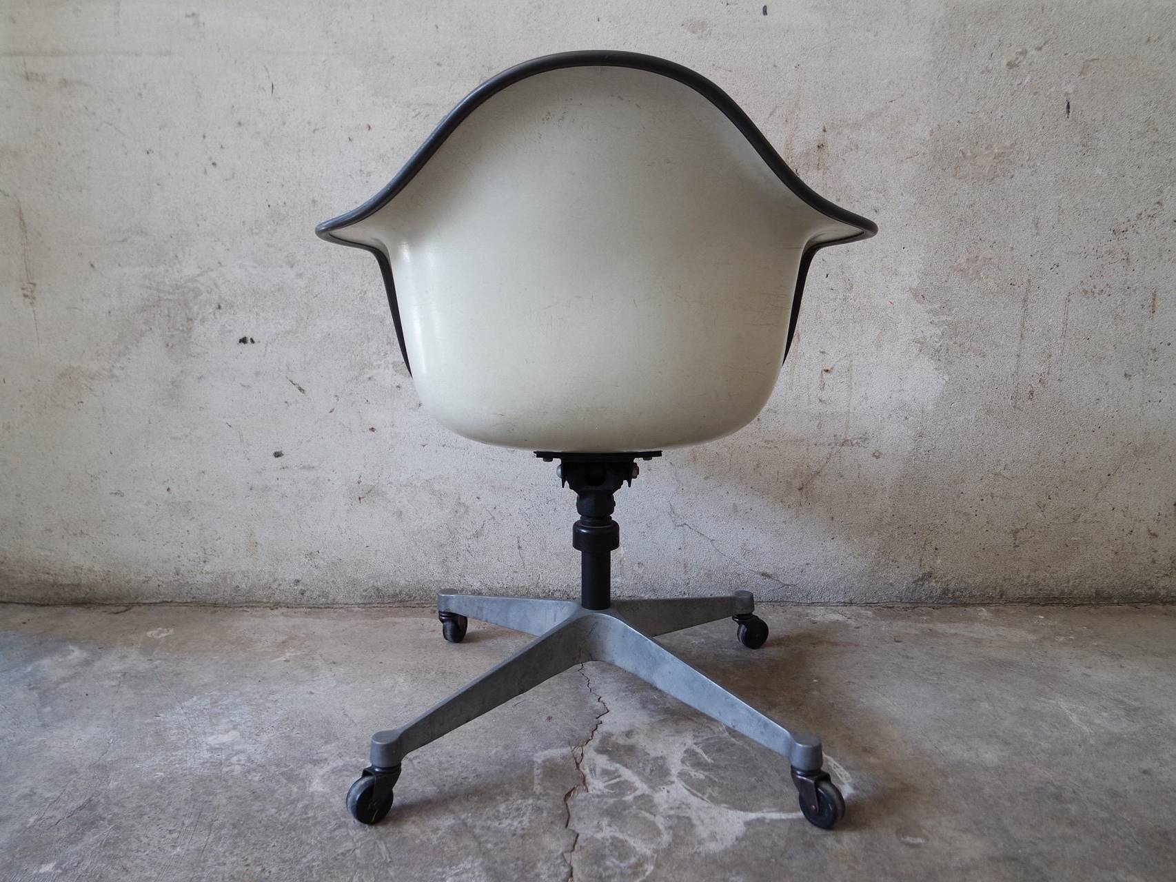 Herman Miller Charles Eames Zeeland 1971