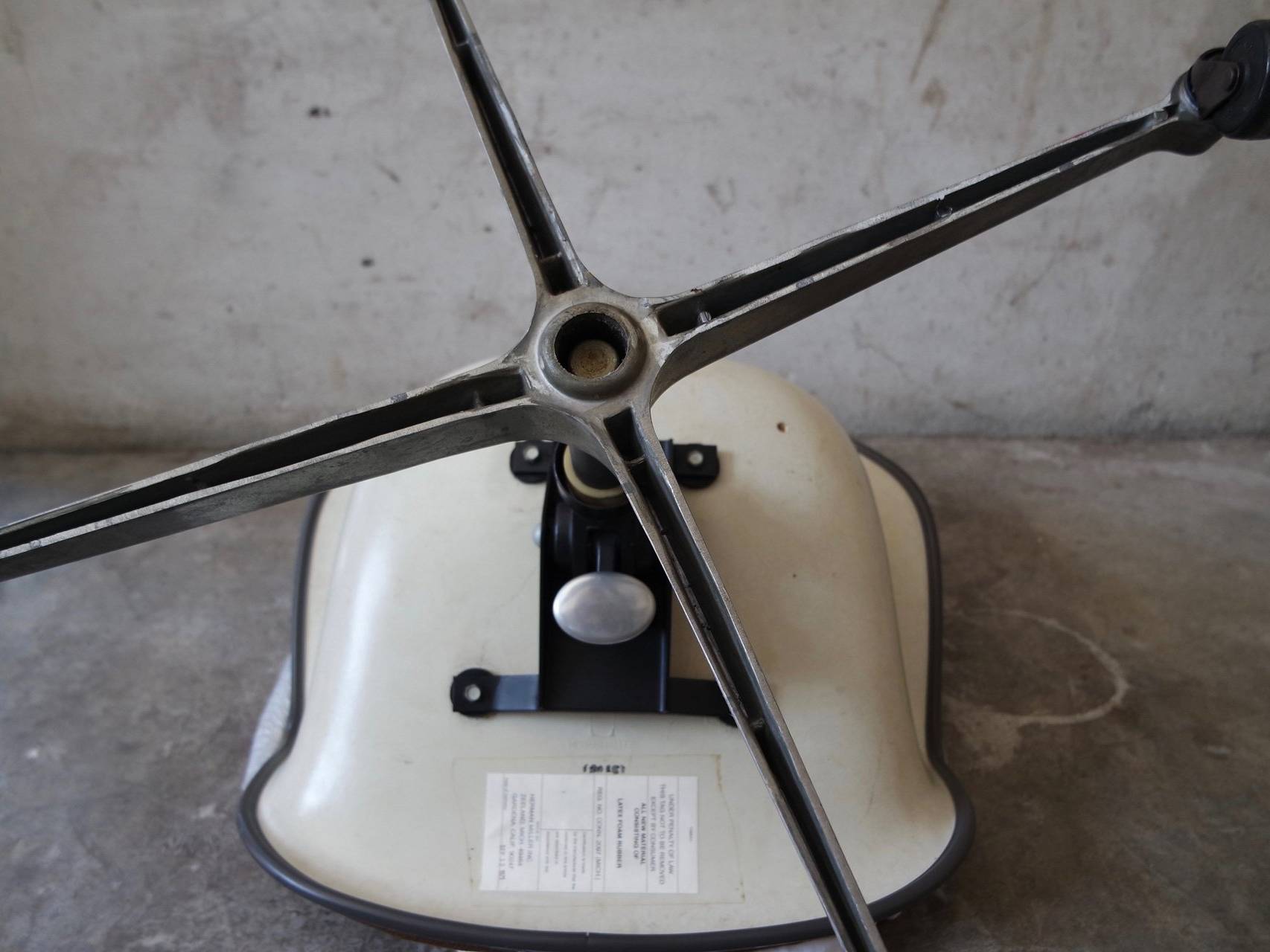 Herman Miller Charles Eames Zeeland 1971