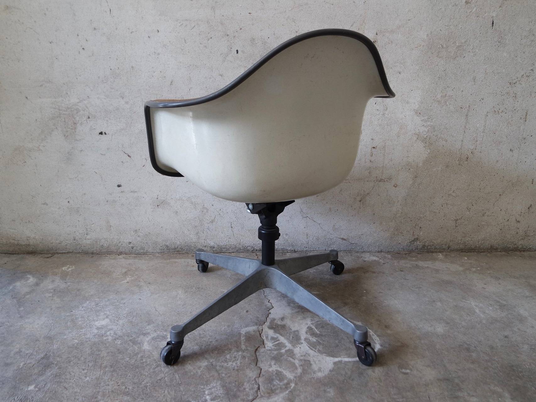 Herman Miller Charles Eames Zeeland 1971