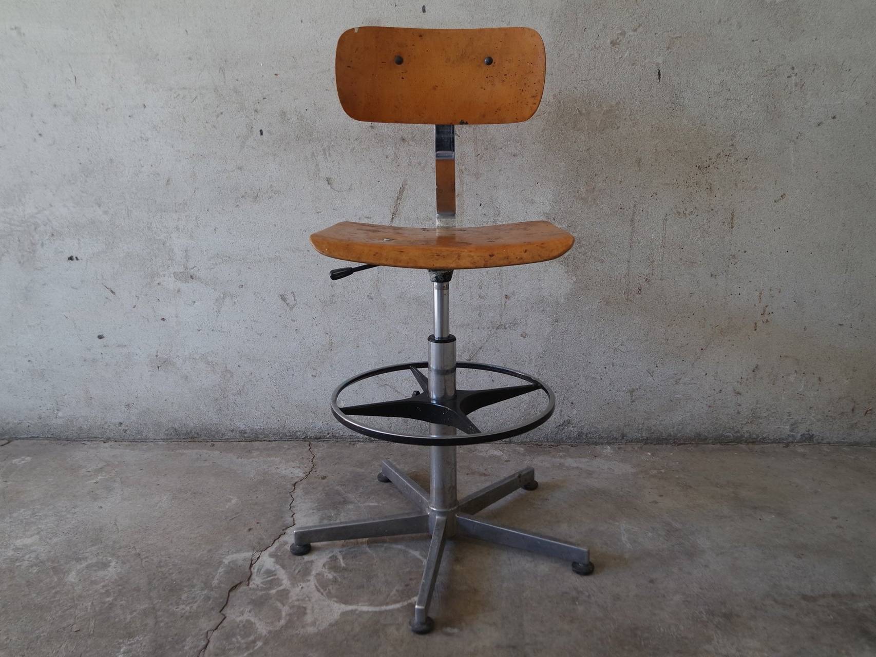 Sgabello Industriale Girevole con Schienale e Poggiapiedi 1950